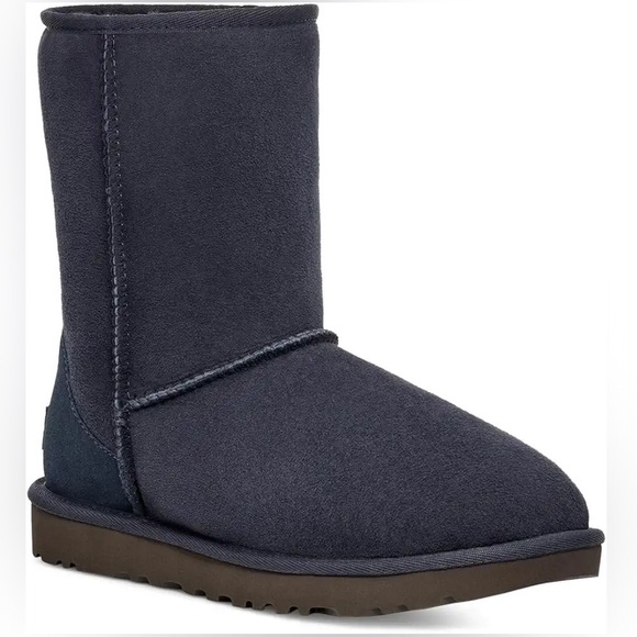 UGG Classic Short Sheepskin Shearling Boot in Two Toned Eve Blue - Picture 1 of 16